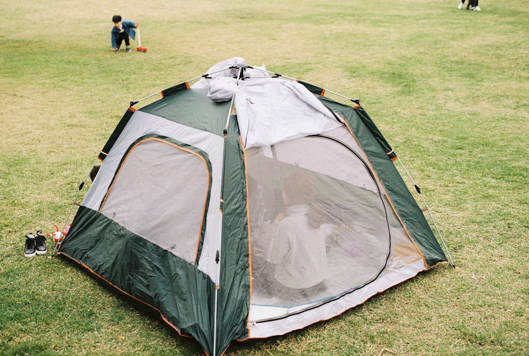 Image of the Snow Peak Land Lock 4 tent, emphasizing its spacious interior and family-friendly desig