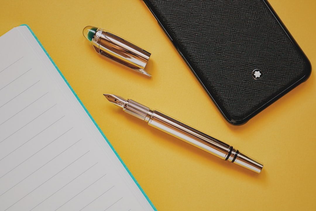 An image showing the Sailor 1911 Standard and Sailor Pro Gear pens together, with an elegant backdro