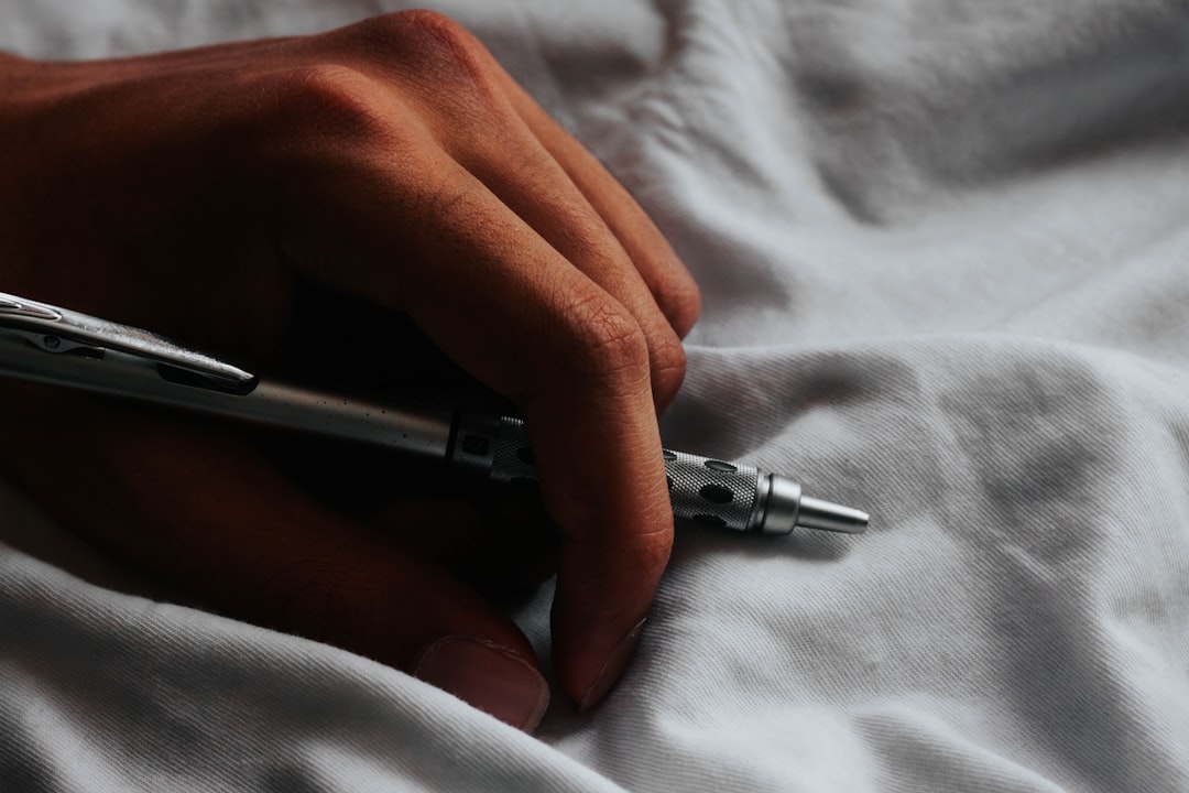 An image of the Pentel GraphGear 1000 mechanical pencil, highlighting its features like the grip and